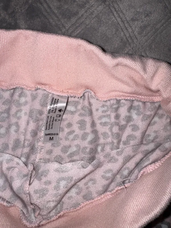 Short women’s pajama set pink size M - Image 7