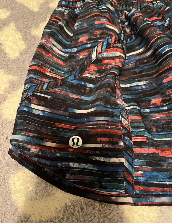 Lululemon Tracker Short V 4” - Image 4