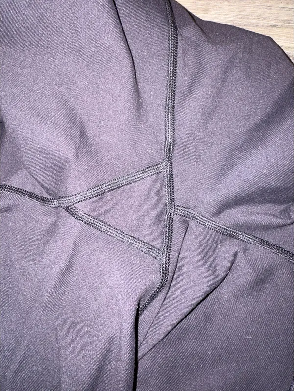 Lululemon Black Wunder Under Leggings - Image 10