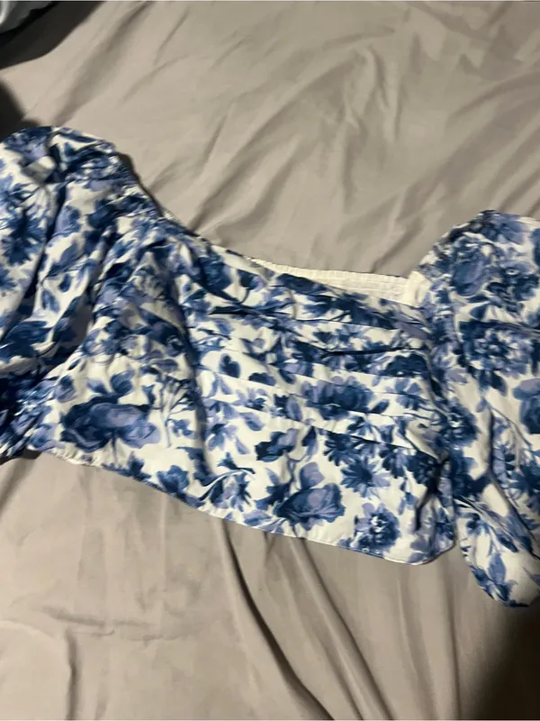 Abercrombie & Fitch Blue Floral‎ Puff Sleeve Crop Top Smocked Pleated L - Image 13