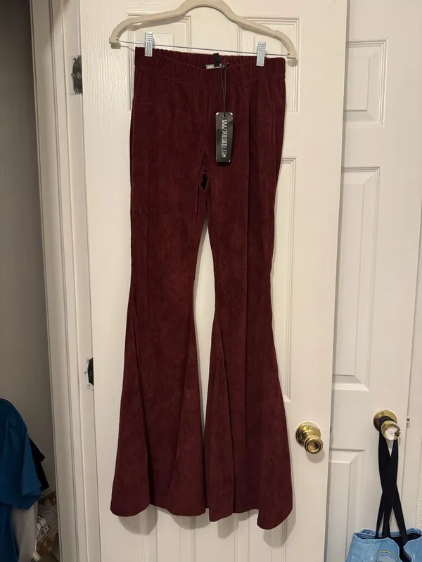 Current Mood Burgundy flared pants - Image 3
