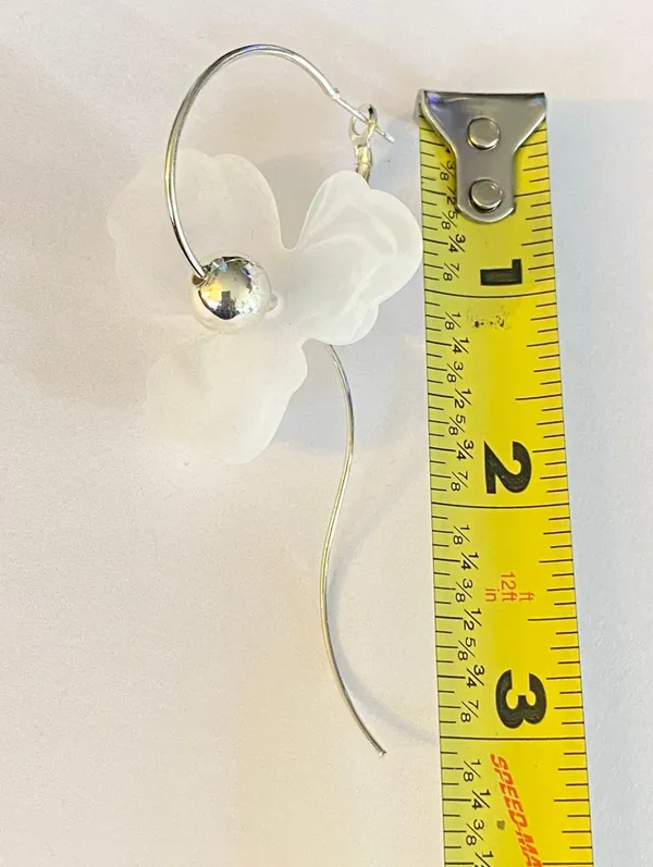 Handmade flower dangle hoop earrings💜 - Image 5