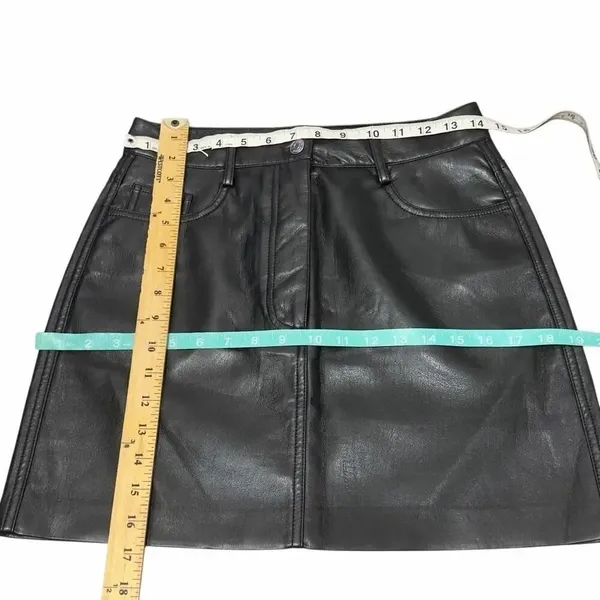 Aritzia wilfred faux fur skirt size 8 - Image 3