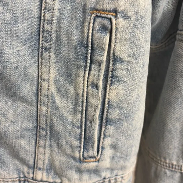 ✨FREE PEOPLE RUMORS LIGHT WASH DENIM SZ MEDIUM JACKET✨ - Image 8