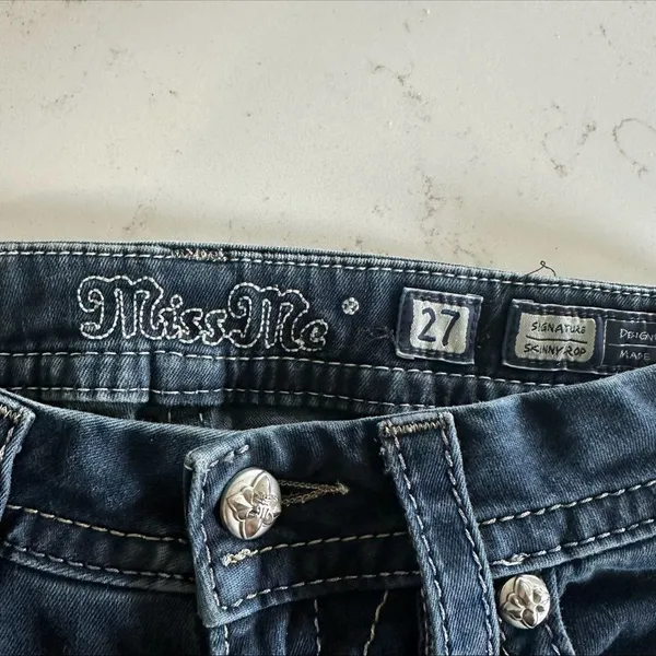 ￼Miss Me‎ Signature Skinny Crop Women’s Size 27 Western Biker Ankle Jeans - Image 5