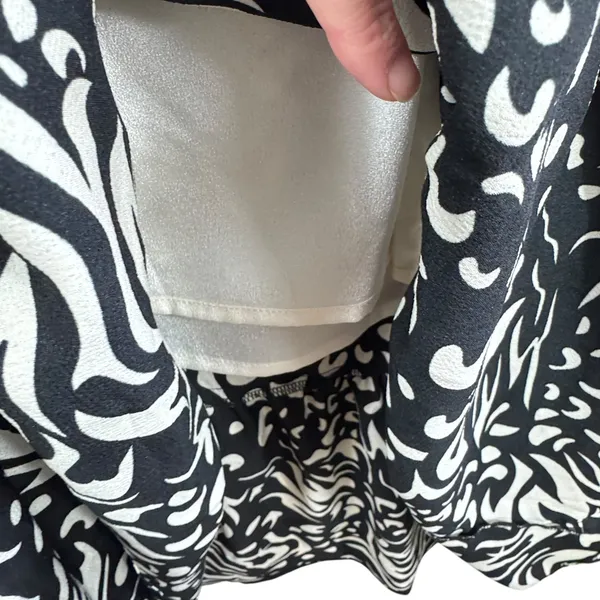 THML NWT Black White Abstract‎ Print Short Sleeve Midi Dress Ruffle Tassels S - Image 4