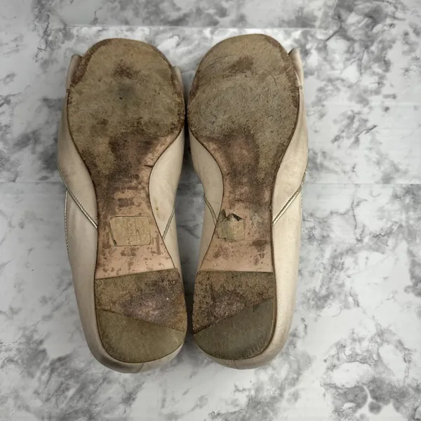 Valentino Garavani Bow Ballet Flats Size 38.5/7.5 Blush Pink Nude Nubuck Leather - Image 7
