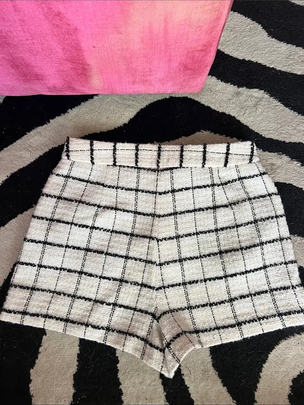 Zara Tweed White and Black Windowpane High-Waist Shorts - Image 6
