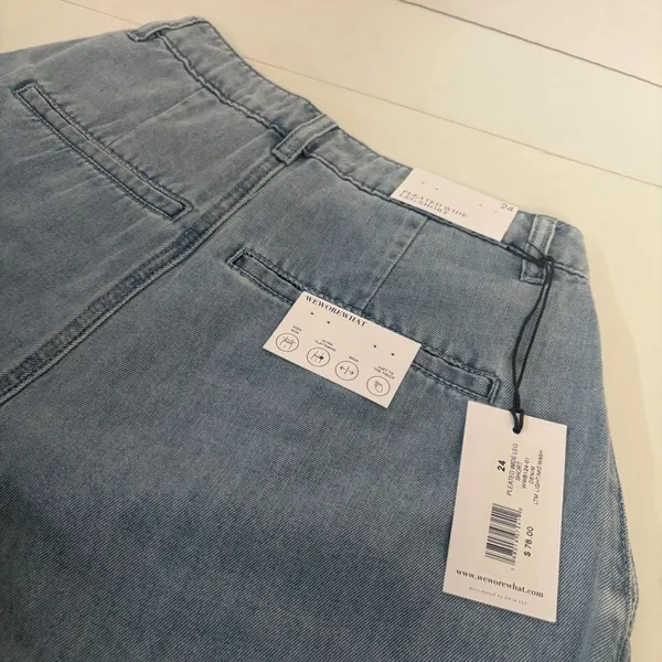 light-wash denim shorts from the brand WeWoreWhat Size 24 - Image 5
