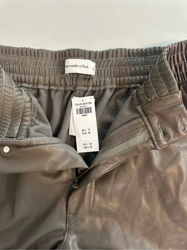 Abercrombie & Fitch Faux Brown Leather Cargo High Rise Jogger Pants Size L NWT - Image 9