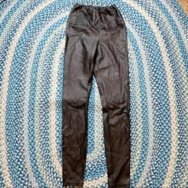 Aritzia‎ Leggings - Image 4