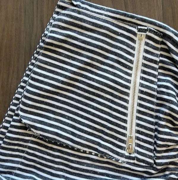 Rumor Boutique LF Blue and white stripped shorts with pockets - Image 2