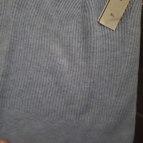 A new day blue tank size Xl New Never worn . Thin sweater like material - Image 2
