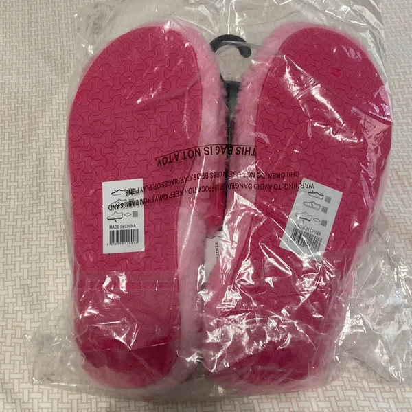 Barbie Limited Edition Fluffy Slippers NWT Size Small 5/6 - Image 5