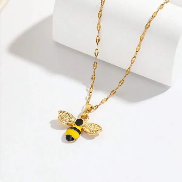 Gold Bee Pendant Necklace and Earrings set! New - Image 5