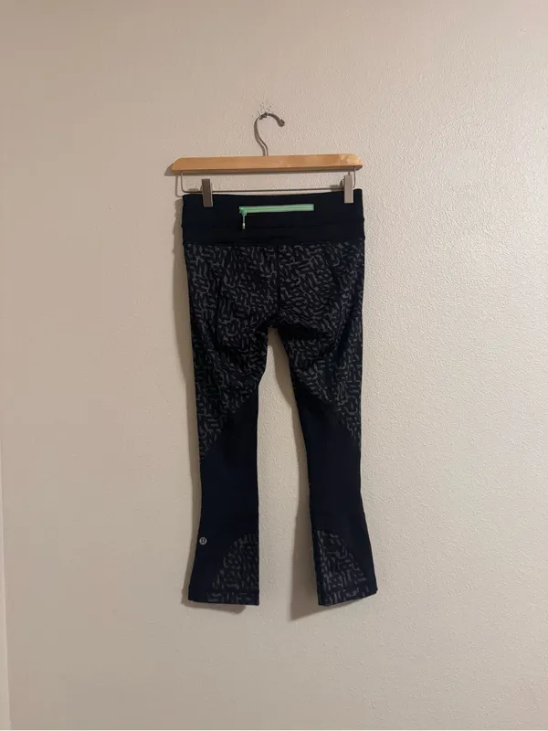 Lululemon cropped leggings size 4 - Image 2