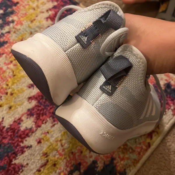 Adidas bounce sneakers 8.5‎ - Image 6