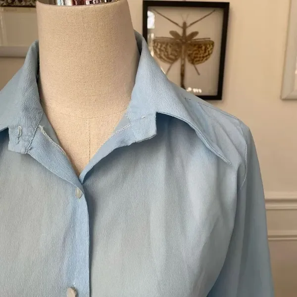 Vintage 70s Miss Holly Light Blue Textured Crepe Pointy Collar Button Shirt M 34 - Image 2