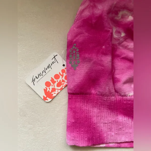 NWT Free People Movement Good Karma Bra crop Top Pink Tie Dye Size M/L - Image 6