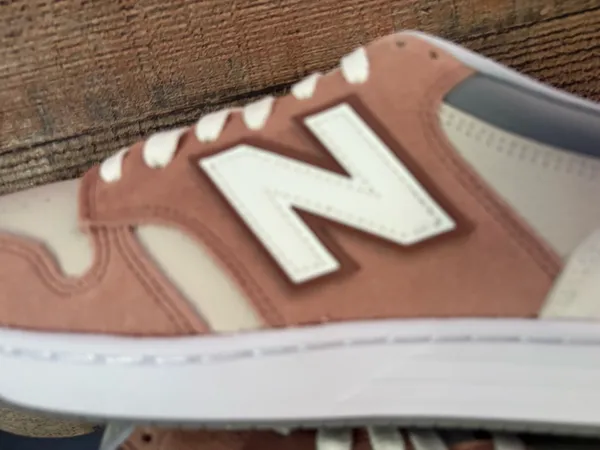 New Balance men’s sneakers - Image 4