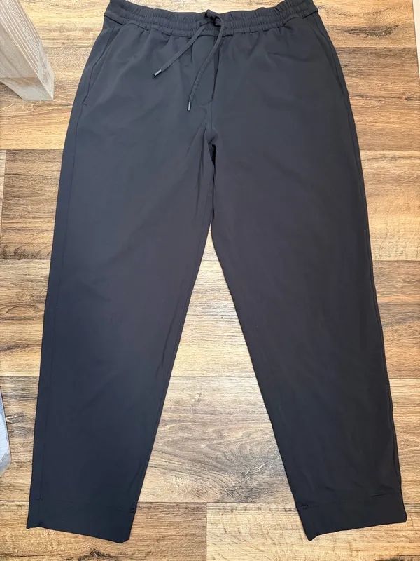 Lululemon Tapered-Leg Mid-Rise Pant 7/8 Length *Luxtreme - Image 2