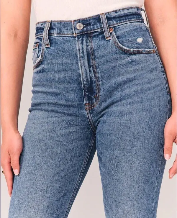 Abercrombie & Fitch Ultra High Rise Ankle Straight Distressed Jeans Size 27/4 - Image 5
