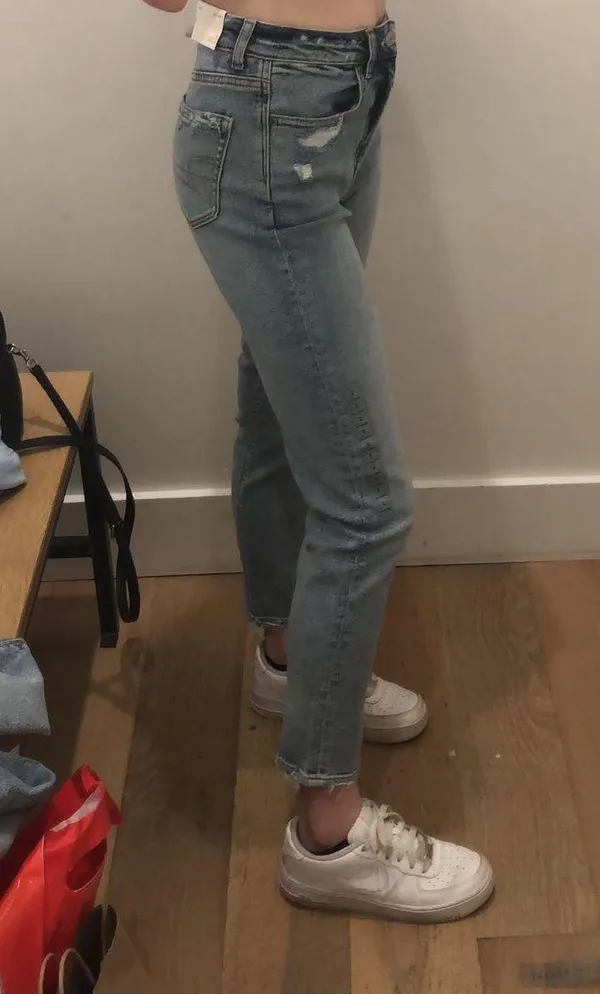 American Eagle Outfitters Mom Jean - Image 4