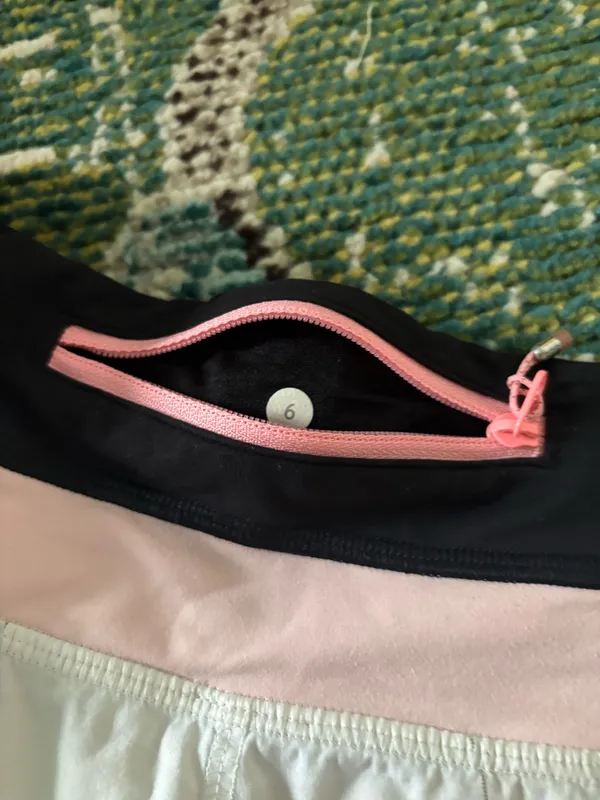 Lululemon speed up shorts - Image 3