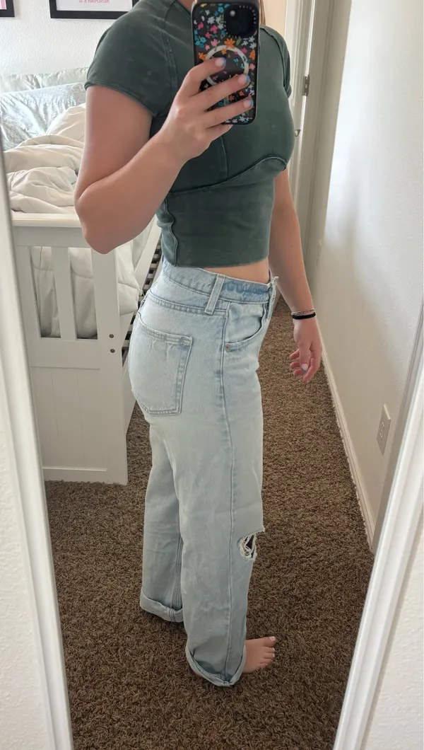 Universal Threads Jeans Mid-Rise Baggy 90s - Image 3