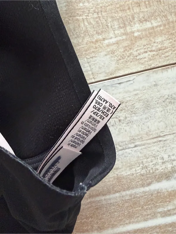 Victoria's Secret VSX Black Sports Bra - Image 4
