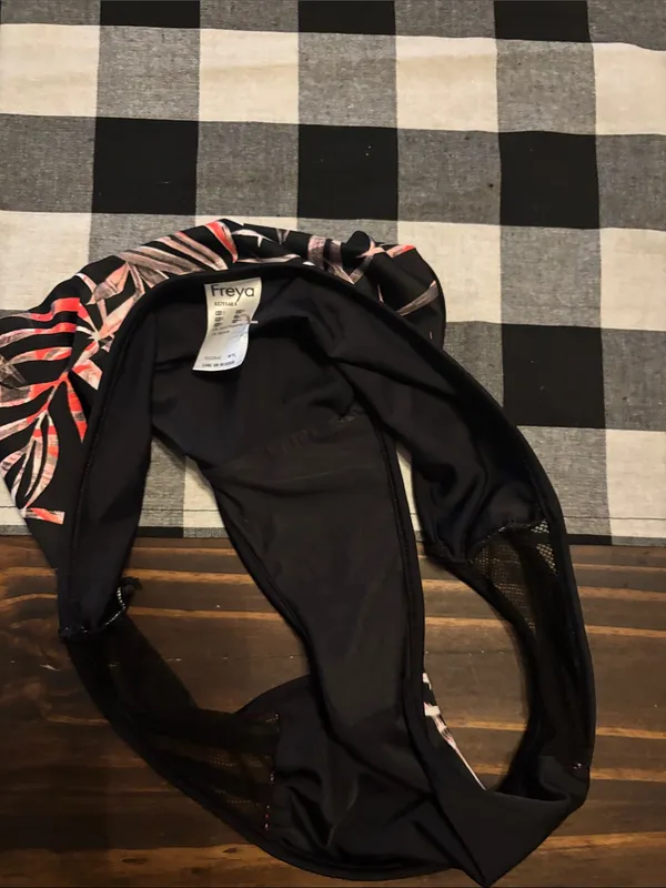 Freya medium bikini. Bottoms pink leaves Black - Image 3