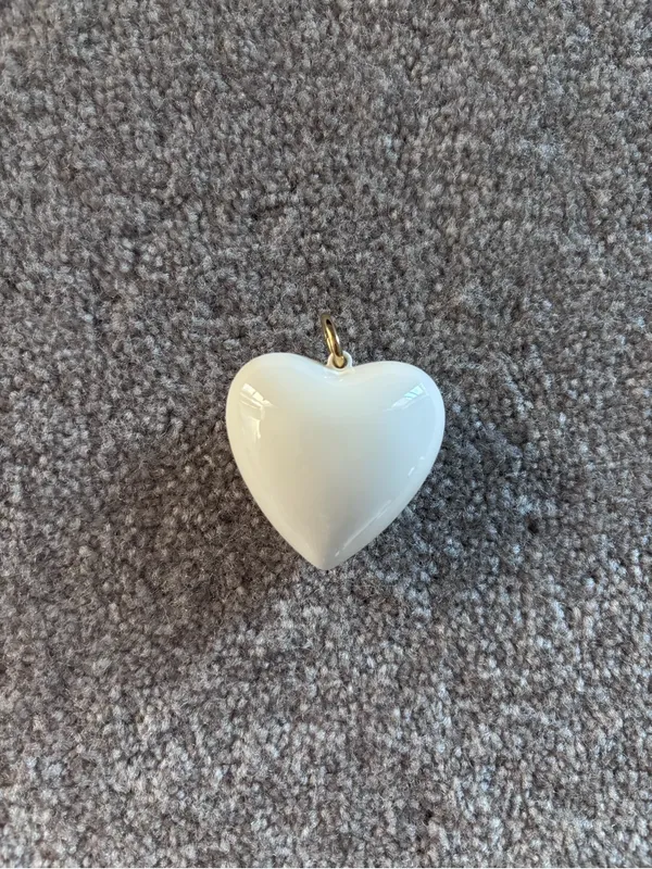 NWOT Roxanne Assoulin The Big Puffy Heart Charm In Cream - Image 2