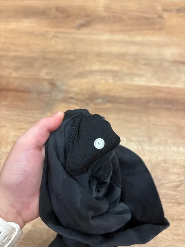 Lululemon Camo Biker Shorts 6" - Image 4