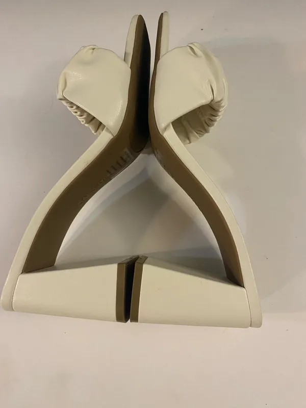 NW On 34th Ruched White Block Heel Mule - Image 4