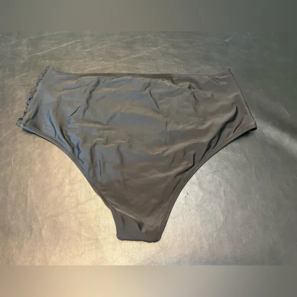 CUPSHE NWT Size 1X Black Ruched HighRise Bottoms. - Image 2