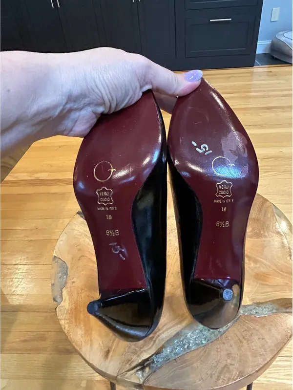 Paloma Made in Italy Black Patent Leather Heels with Decorative Flower Accent - Image 6