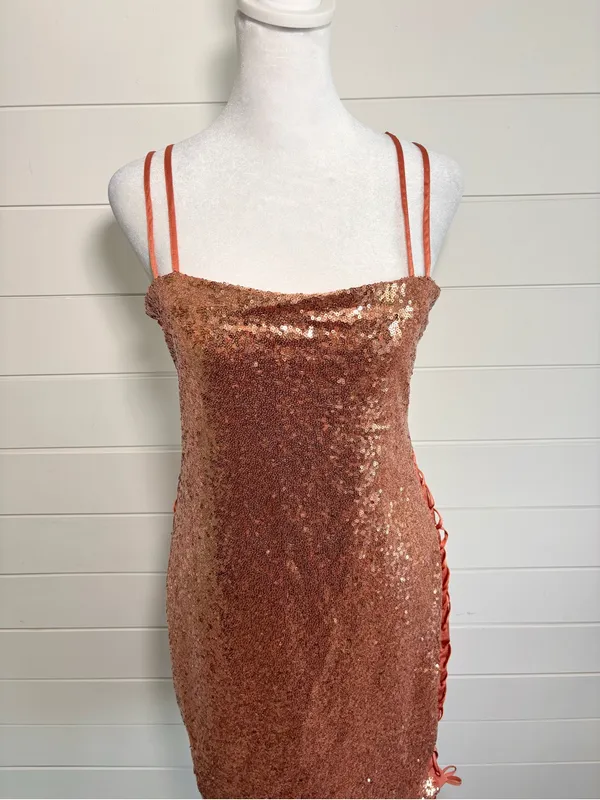 House of‎ CB Harlee Sequin Lace Up Back dress size L - Image 4