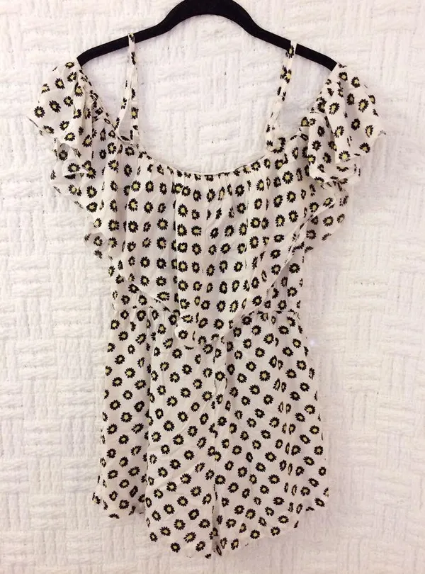 NWT LF Daisy Romper - Image 4