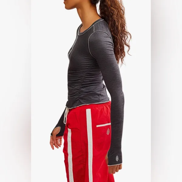 Free people movement right on run Long sleeve top $58 NWT black - Image 3