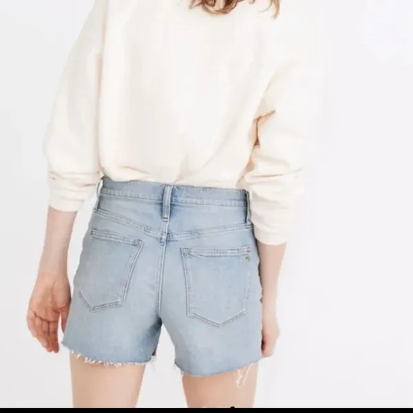Madewell high-rise denim shorts in watt wash size‎ 26 - Image 8