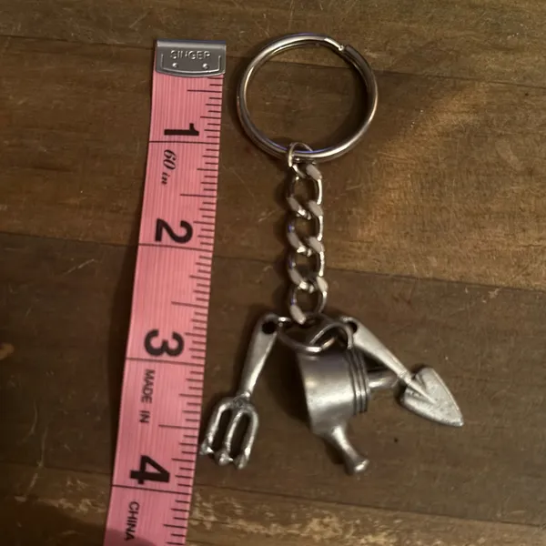 Vintage 1993 Seagull Canada gardening keychain - Image 3