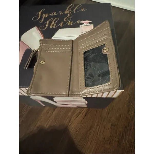 Kensie Dazie Women's Brown and Tan Wallet-purses - Image 2