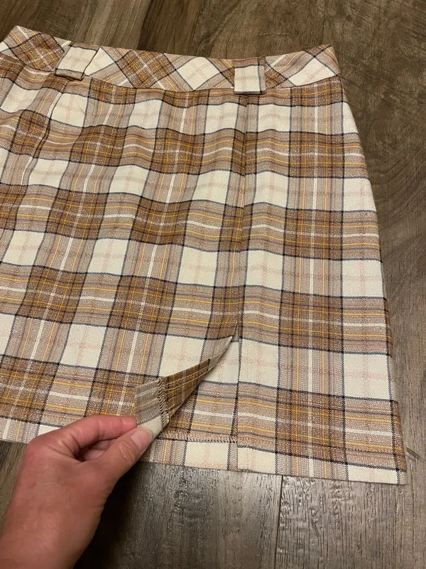 Sans Souci Lurex Plaid Mini Skirt with Front Slit - Beige & Cream Size Medium - Image 5