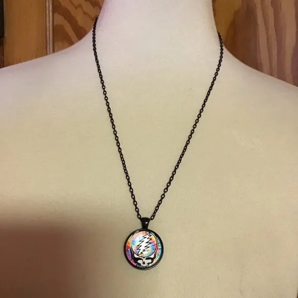 Grateful Dead tie dye steal your face necklace - Image 5