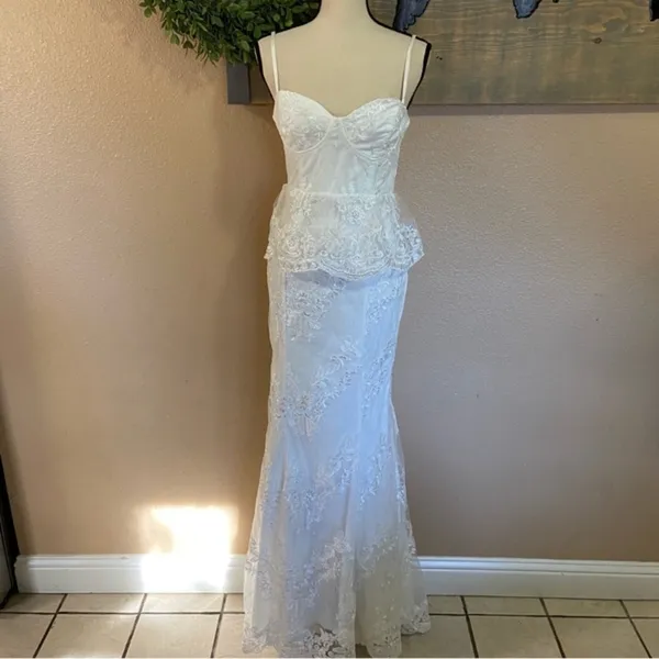 NWOT Lulus Eternal Passion White Lace Bustier Peplum Mermaid Maxi Dress - Image 3