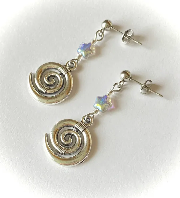 Handmade beautiful quality Czech glass star beads & swirl/spiral stainless steel dangle earrings🌀💚⭐️ - Image 2