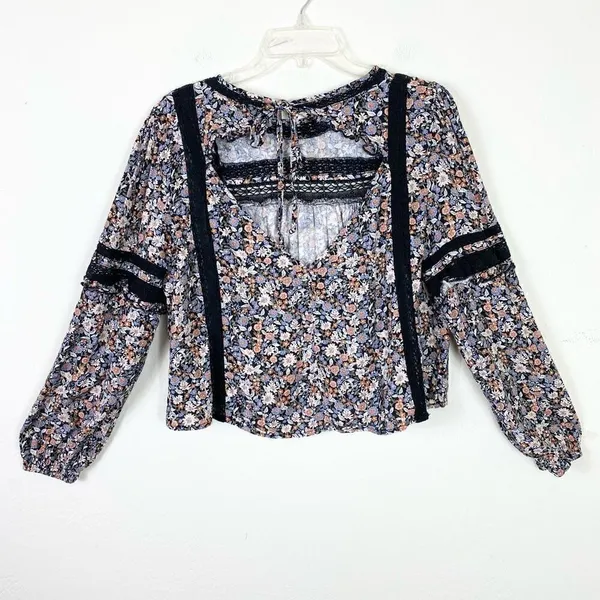 American Eagle Black Floral Lace Trim Long Sleeve Open Tie Back Blouse Size L - Image 4