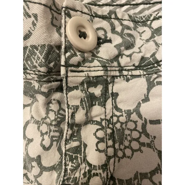 Aeropostale Womens Floral Chino Shorts Olive Green‎ cream Y2K Size 9/10 Low Rise - Image 6
