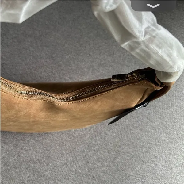 4th + Reckless // Una Faux Suede Crescent Bag‎ - NWT - Image 7