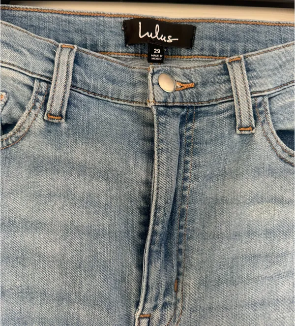 Lulus Light Wash High Rise Distressed Skinny Jeans Size 29 - Image 4